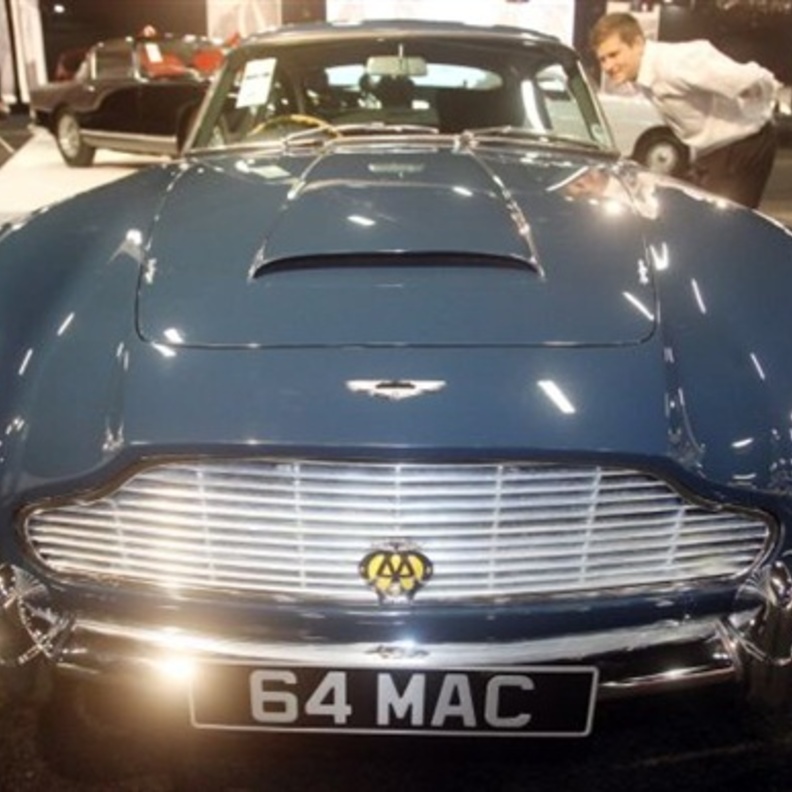 سيارة نجم " البيتلز "