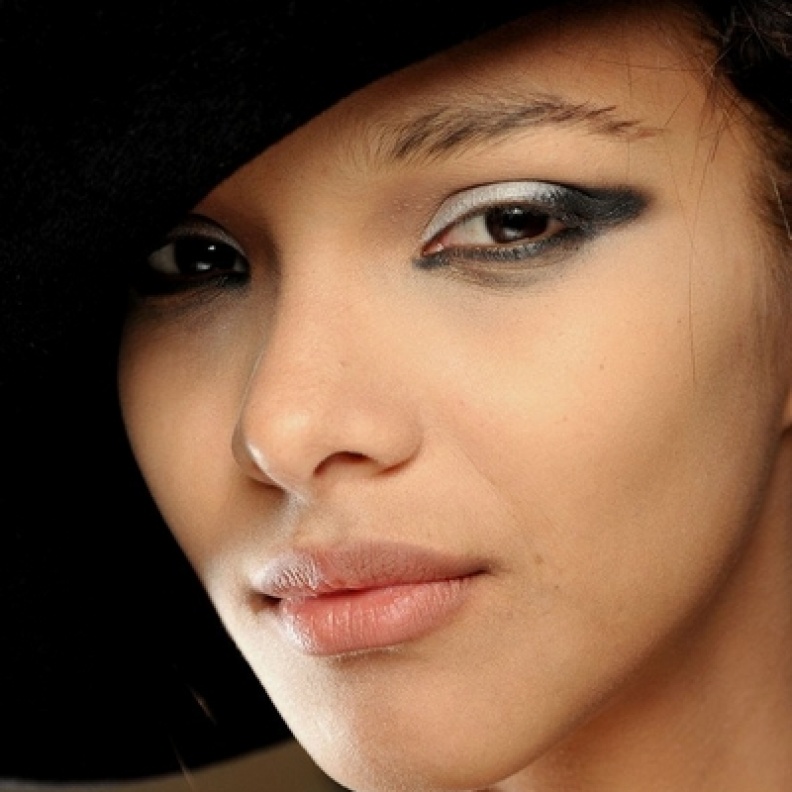 مزيج الابيض والاسود بتأثير الـ Monochrome