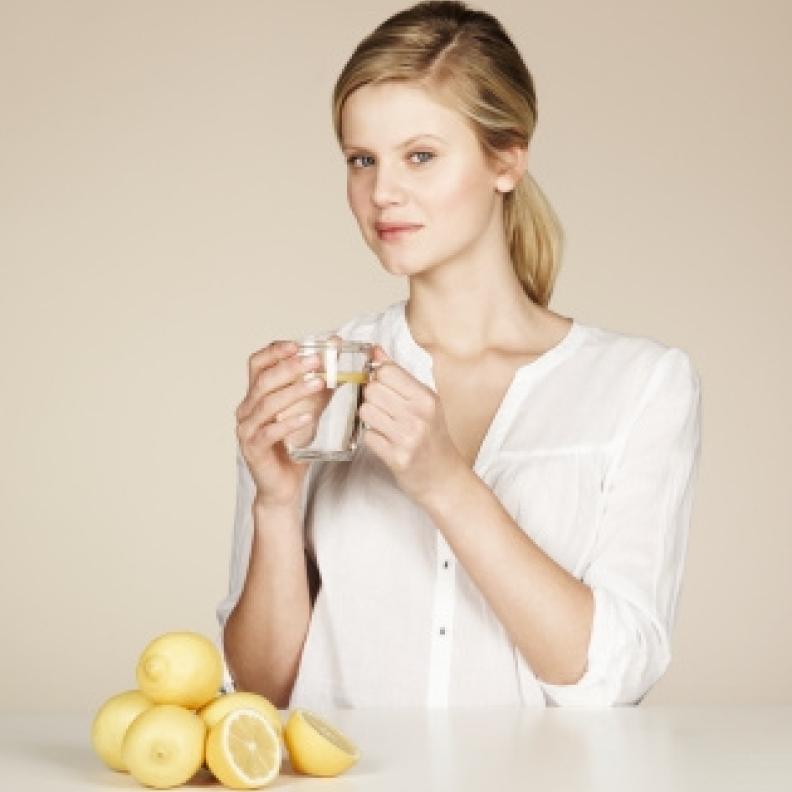 الليمون لمحاربة السمنة والتخلص من السموم