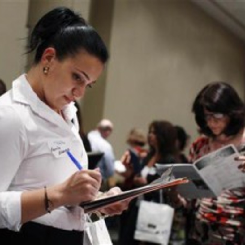 أفضل 10 مدن للأمهات العاملات في أميركا