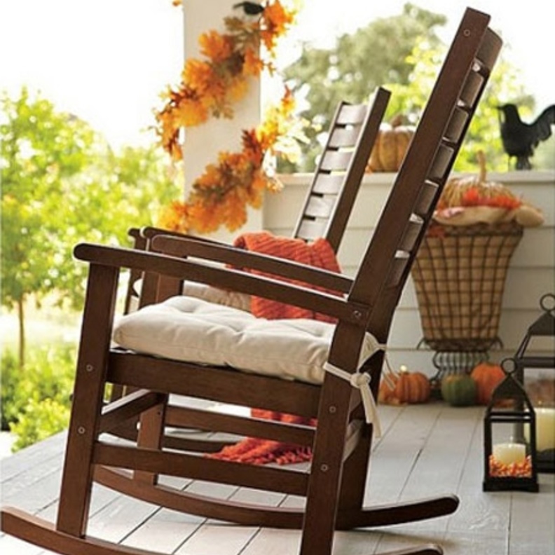 كرسي هزاز زينة للغرفة الخارجية