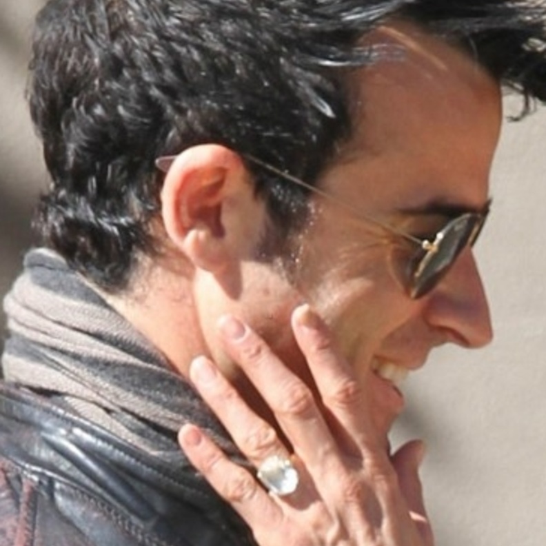 خاتم زفاف جينفير أنيستون و جاستين ثيرو