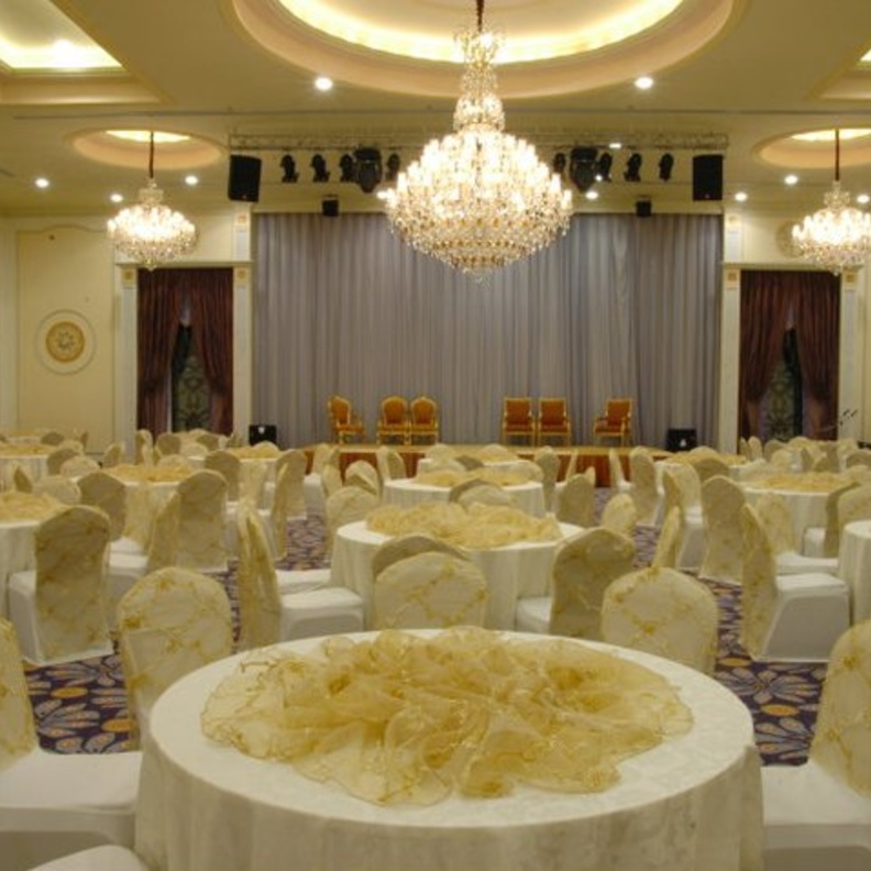 فخامة ورقي ليلة العمر في قاعات مسايا السعودية