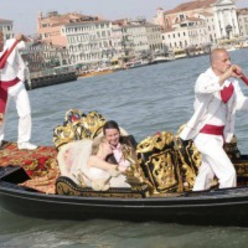 جولة في المدينة العائمة