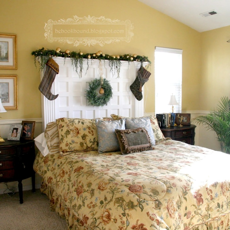 غرفة نوم بزينة الكريسماس