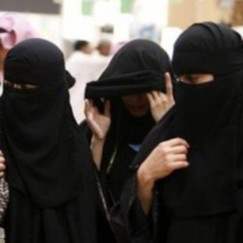 100 دعوى طلاق بالمدينة المنورة بسبب التدخين