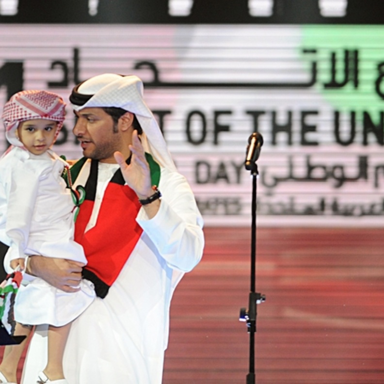 منصور بن زايد خلال يحتفل بالعيد الوطني الإماراتي