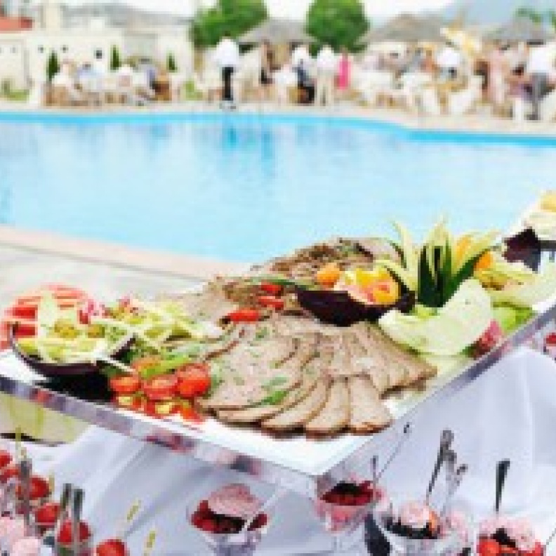 بوفية العروس بين المرغوب والممنوع