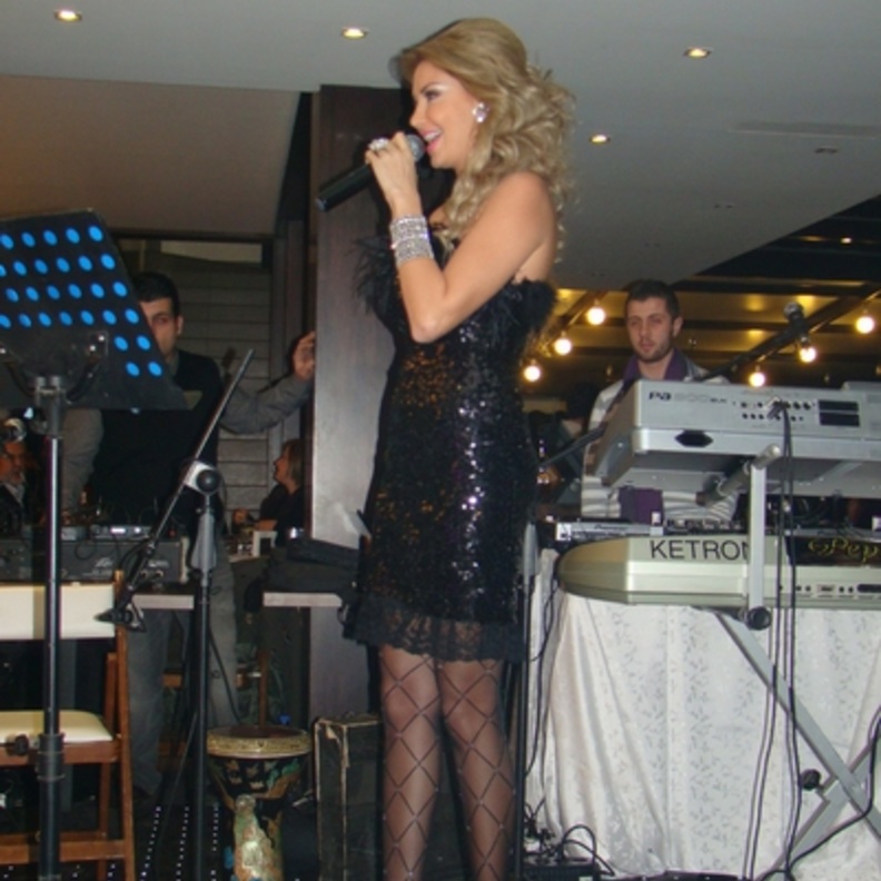 كريستينا غنت في مطعم الـ Qube