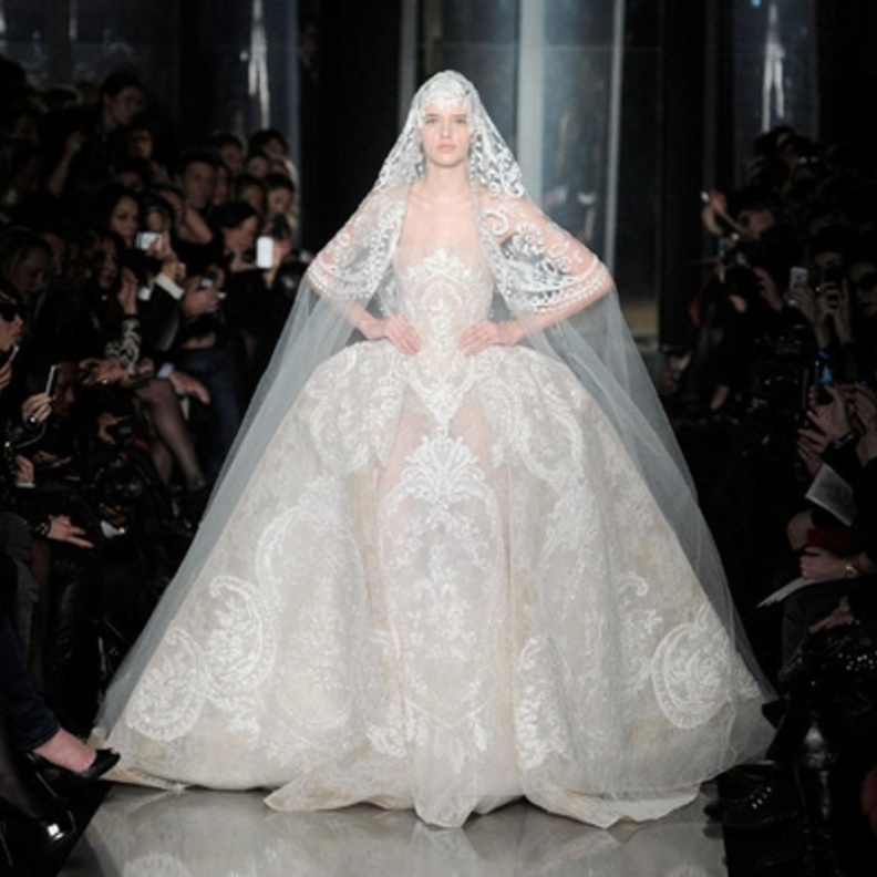 فستان زفاف من تصميم إيلي صعب