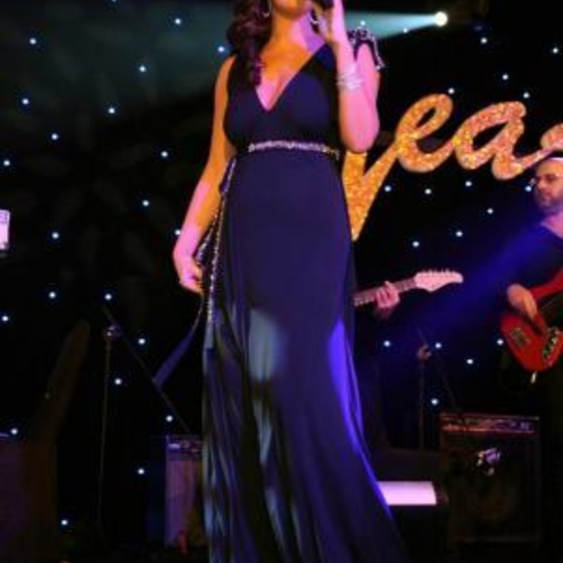 إليسا تغني في فندق الريتز- كارلتون في دبي