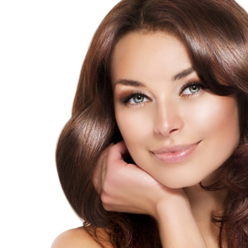 5 أعشاب تكسب شعرك لمعانا جذابا