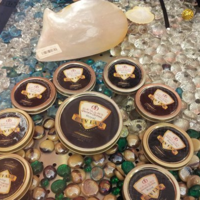 أحد أنواع الكافيار بالمحل
