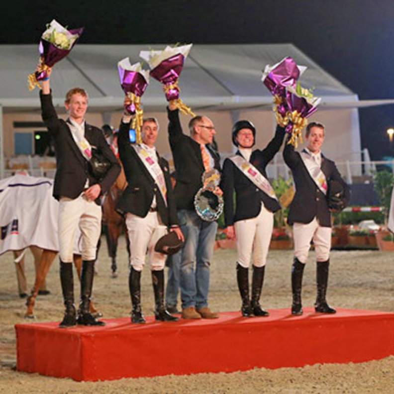 الفريق الهولندي المتصدر للجولة