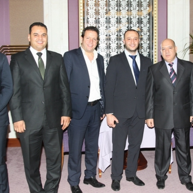 الخليجية للإعلان والعلاقات العامة تكرم موظفيها