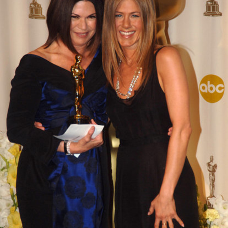 جينيفر أنيستون بطلة رزينة في أوسكار 2011