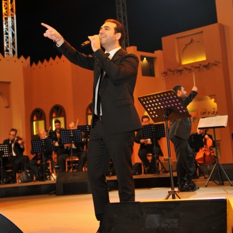وائل جسار يغني في ليالي احتفالات مهرجان ربيع سوق واقف الغنائية
