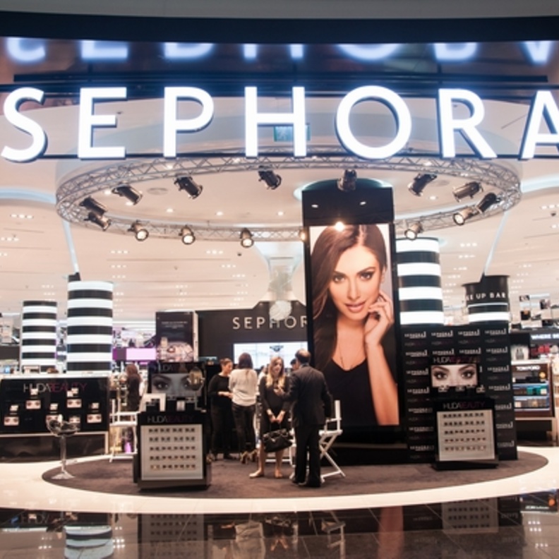 سيفورا و رموش هدى بيوتي Huda Beauty