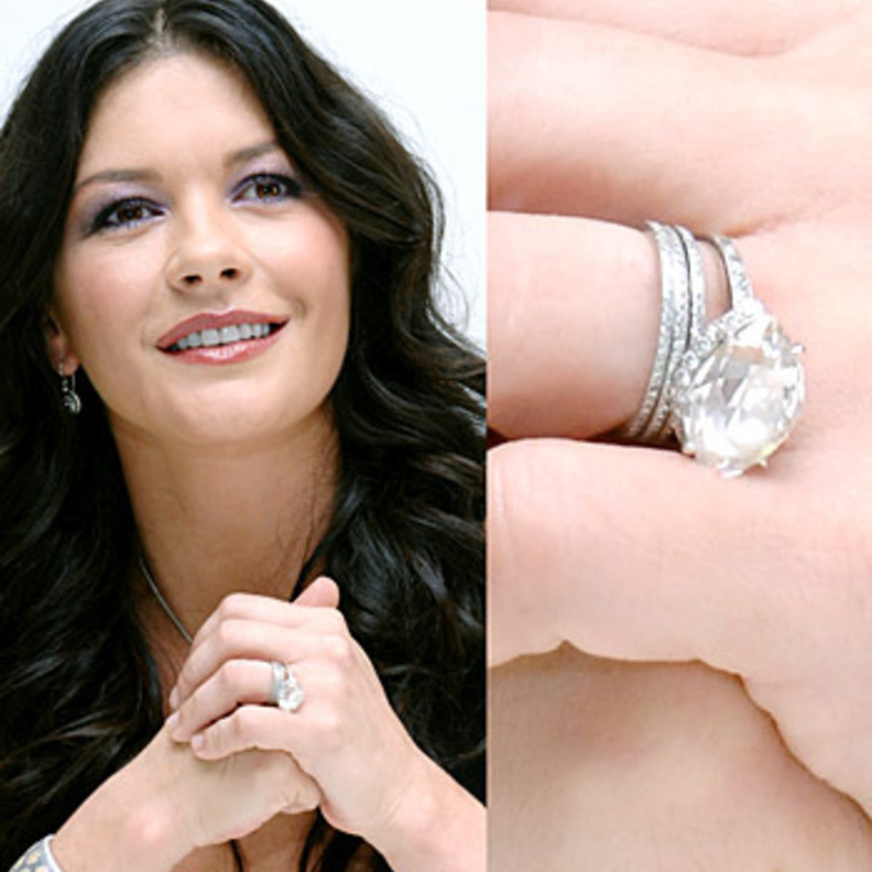 خاتم زواجها الذي تتوسطه ماسة زنتها 10 قيراطاً ثمنه ملوني دولاراً