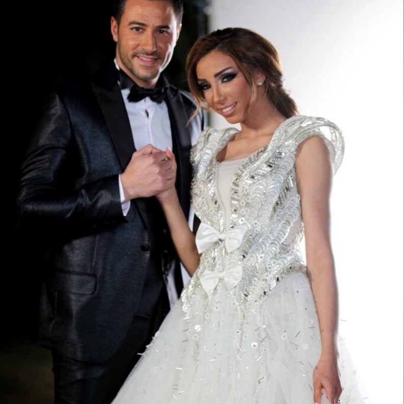 دنيا بطمة خلال فيديو كليب بدري