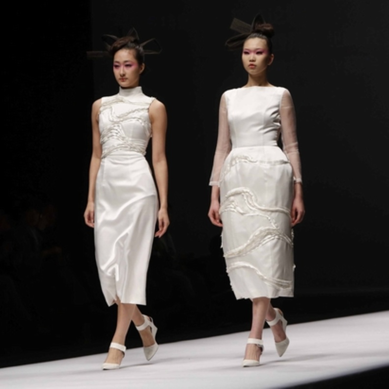 من أسبوع الموضة في بكين