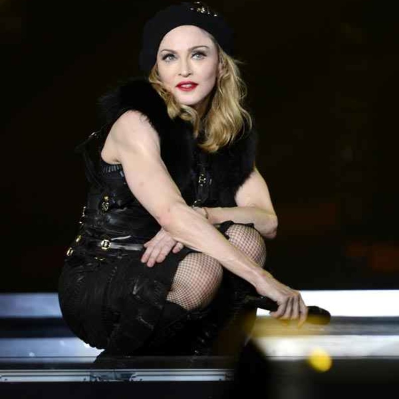 MDNA لقطة اخرى من جولتها الغنائية