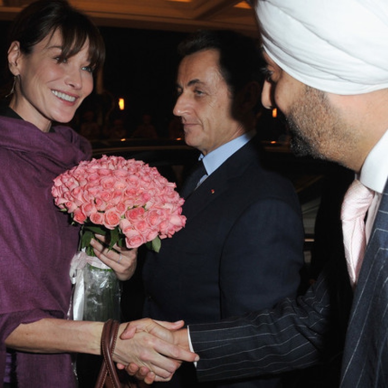 carla وsarkozy خلال زيارتهما للهند
