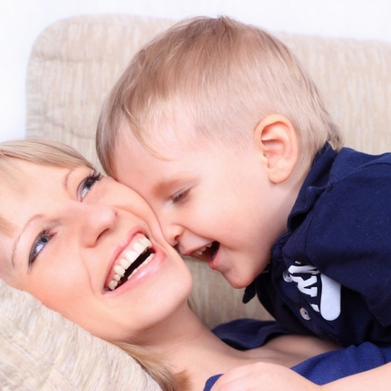 الأم: اختلفت المواعيد والعيد واحد