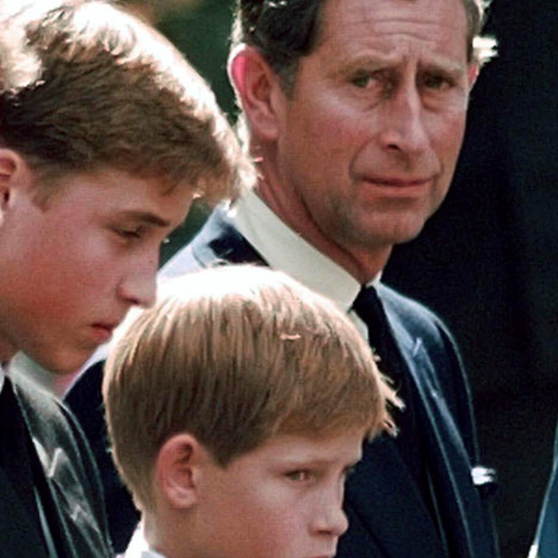 الأمير تشارلز والأميرين ويليام وهاري في جنازة ديانا