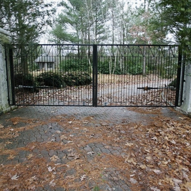 الحديقة الخلفية للمنزل