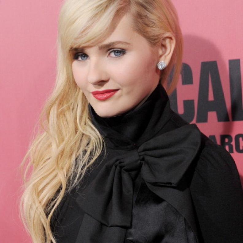 Abigail Breslin مراهقة تعشق النضوج