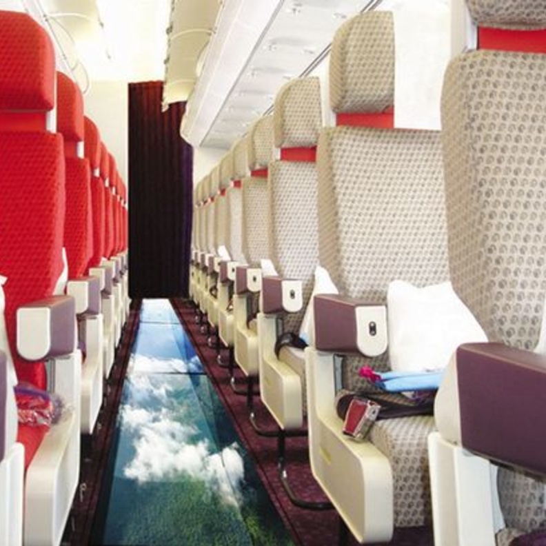 Virgin A320 الطائرة الأولى في العالم ( الكذبة) بأرضية شفافة