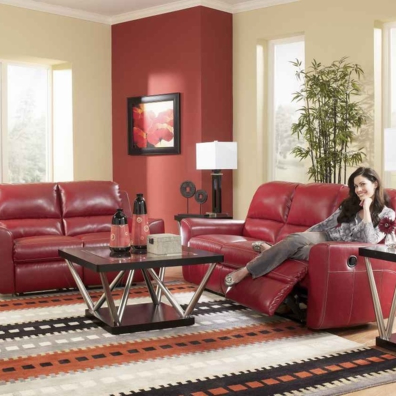 آرائك Ledger DuraBlend® المثيرة بلونها الرائع والمصنوعة من الجلد الطبيعي لتناسب أي غرفة جلوس