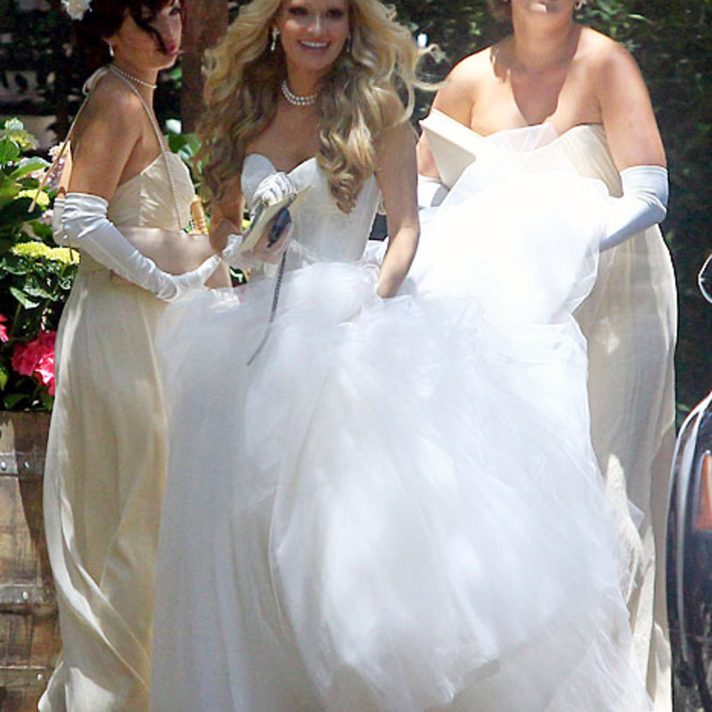 زواج الممثل آرون بول ولورين بارسيكيان