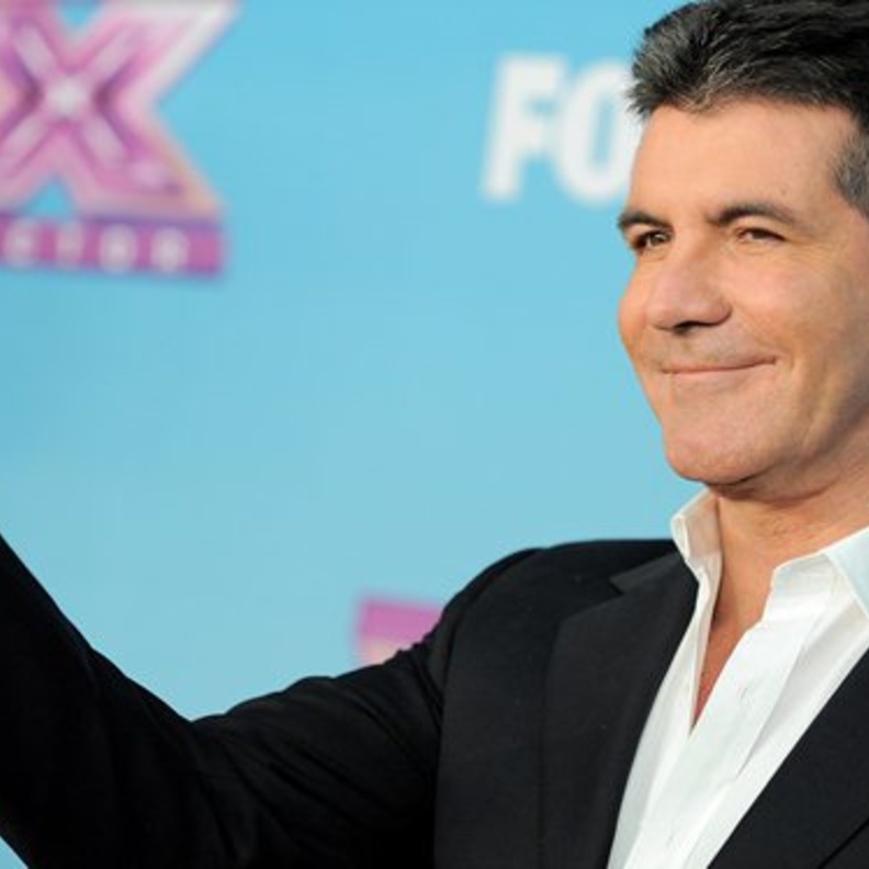سيمون كويل يرغب بالتوافق بين حكام The X Factor