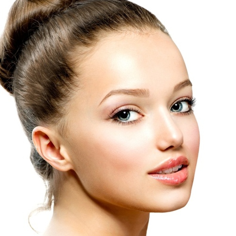 بشرتك دهنية؟... إليك الحل السريع