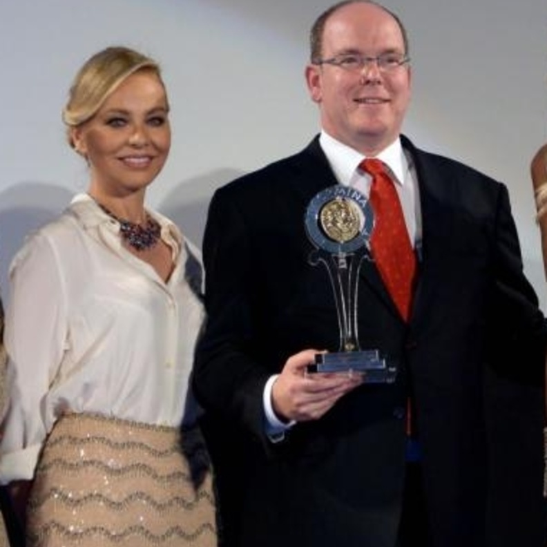 الأمير ألبرت الثاني يتلقى جائزة Taormina Humanitarian Award