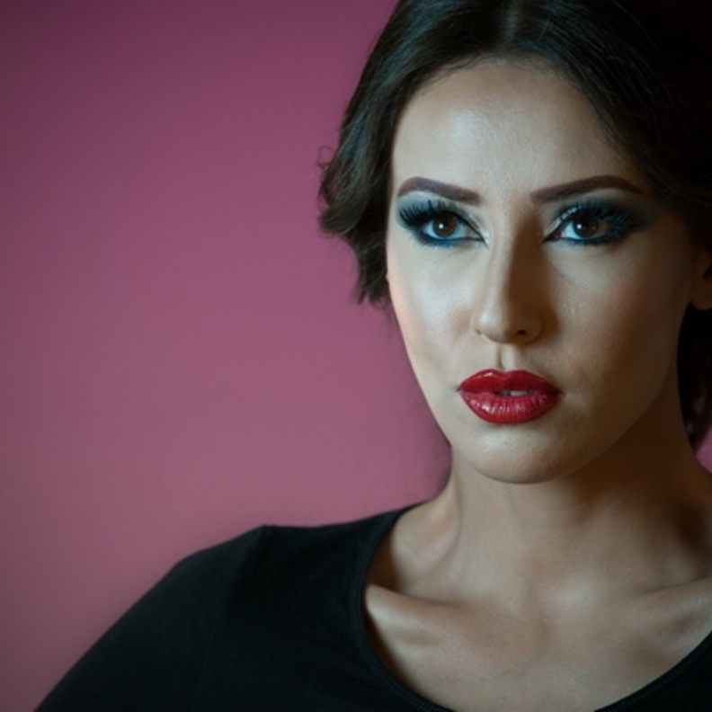 من اطالالات "وجوه" Faces