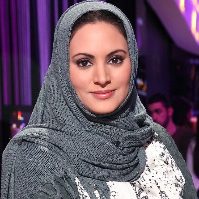 الإعلامية منى أبو سليمان