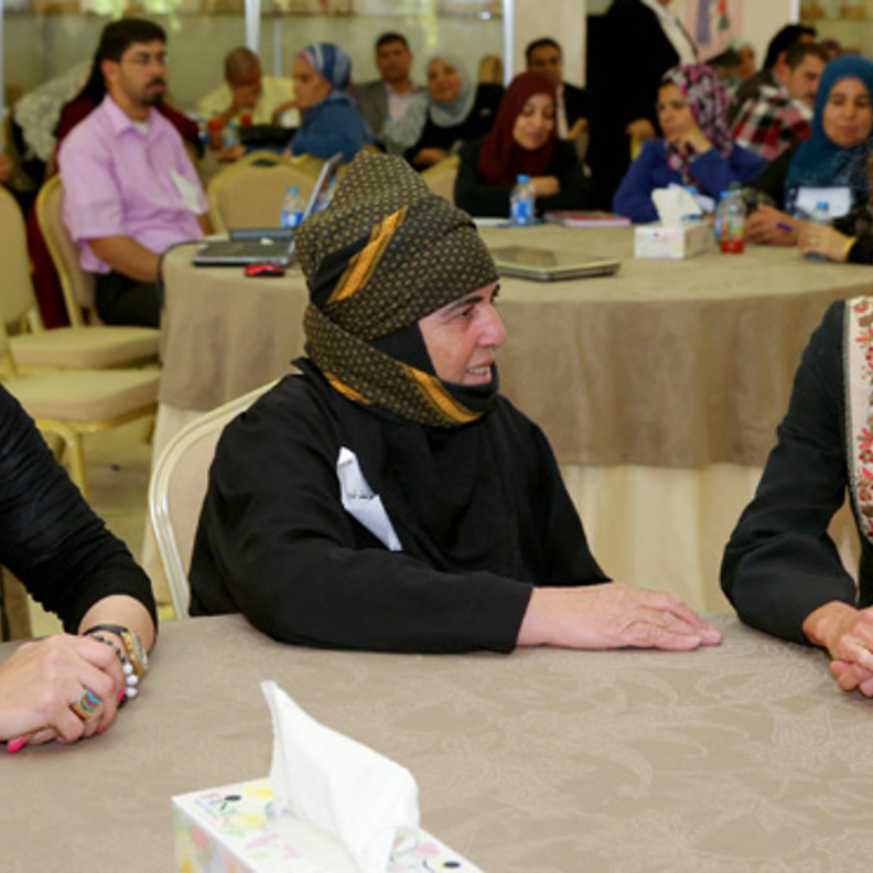 الملكة رانيا العبدالله تلتقي عدداً من مستفيدي مشروع تمكين المجتمعات المحلية