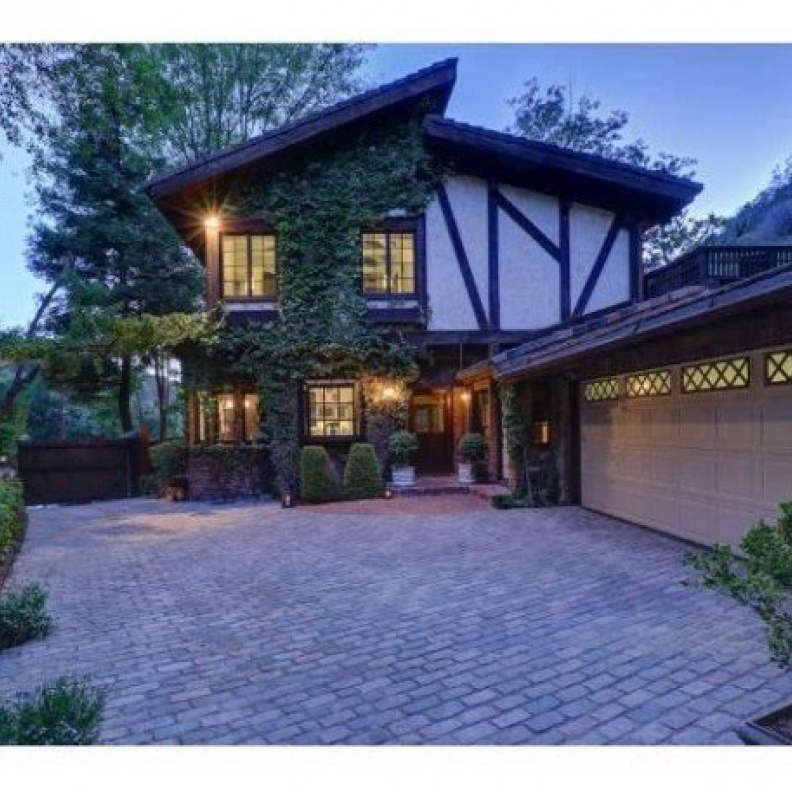  المنزل من الخارج