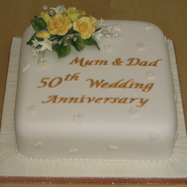 كعكة احتفالية اليوبيل الذهبي للزواج