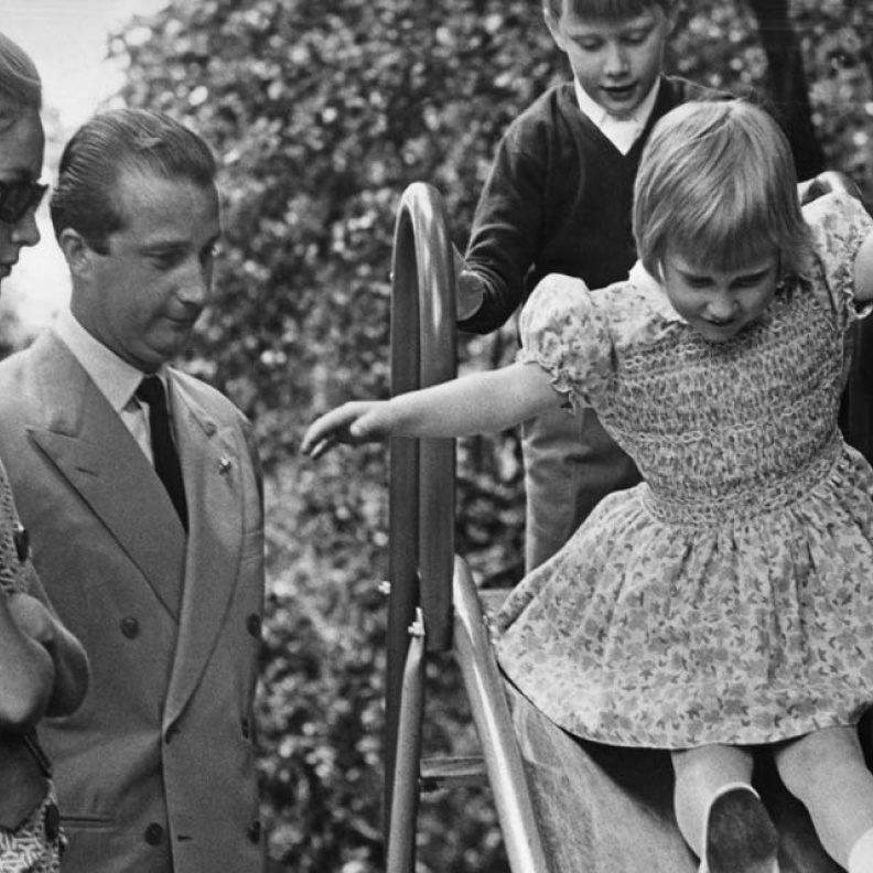 كان لديها ثلاثة أطفال مع الملك ألبرت: الأمير فيليب، ولد في 15 أبريل 1960، الأميرة أستريد، من مواليد 5 يونيو 1962، والأمير لوران، المولود في 19 أكتوبر 1963.