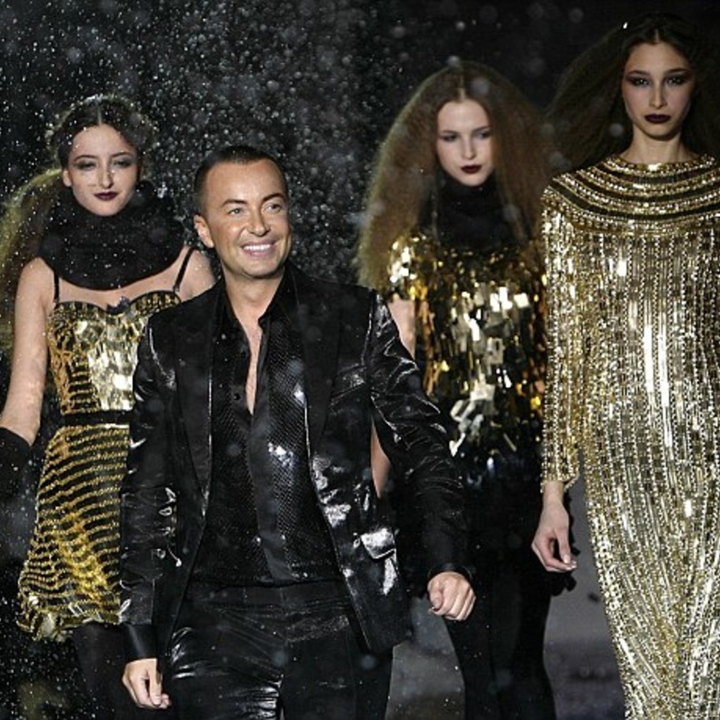 Julien Macdonald يمنح الباليه الملكى بريق Swarovski