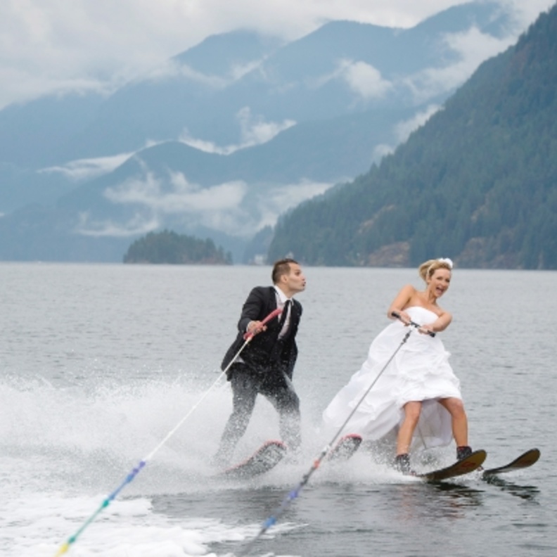 مغامرة مائية تعبيراً عن الفرحة الكبيرة