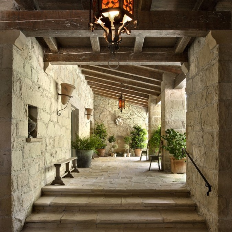 السلالم المؤدية للمنزل