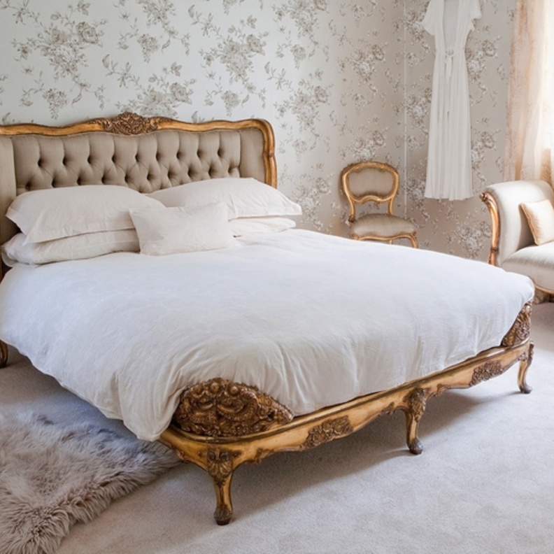 غرف نوم فخمة بتصميمات عالمية