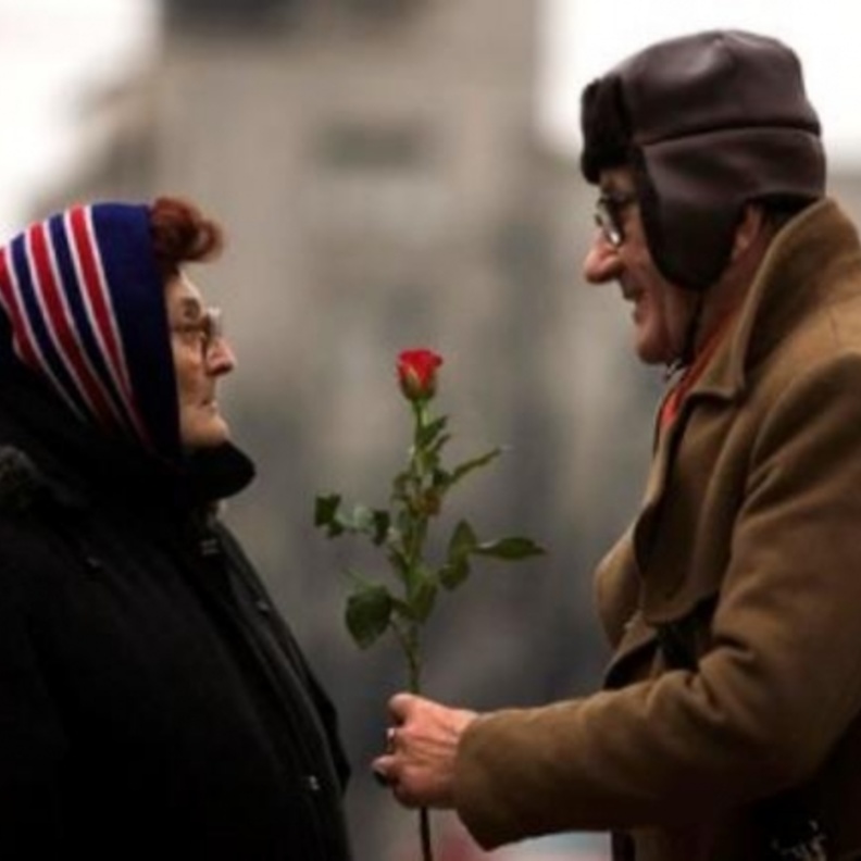 بدآ علاقتهما منذ 66 عاماً وتوفيا في اليوم نفسه