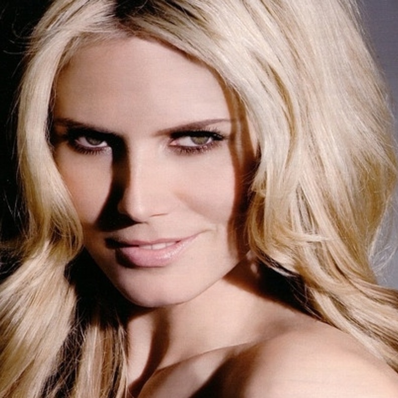 Heidi Klum نظرة ساحرة