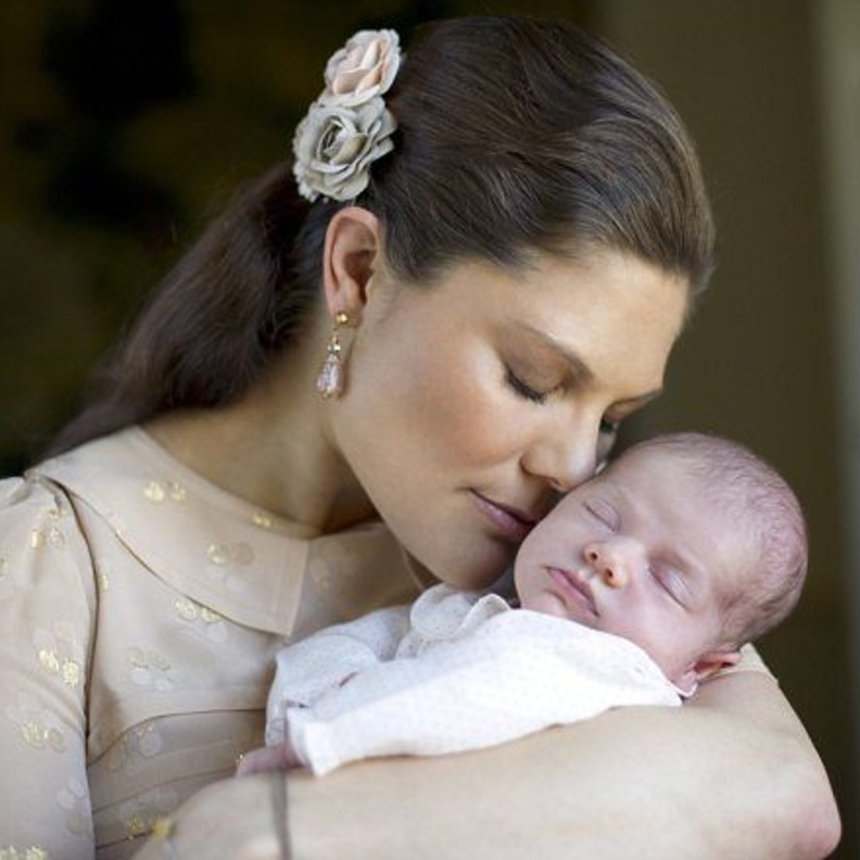 الأم الحانية